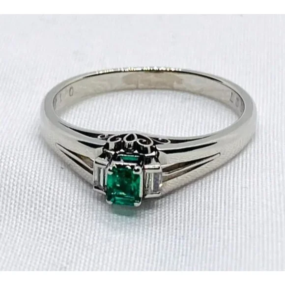 Platinum Emerald Diamond Ring Size 7